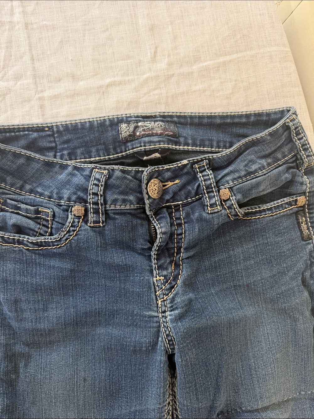 Silver Jeans Women's Dark Blue Skinny Jeans with Contrast Stitching
